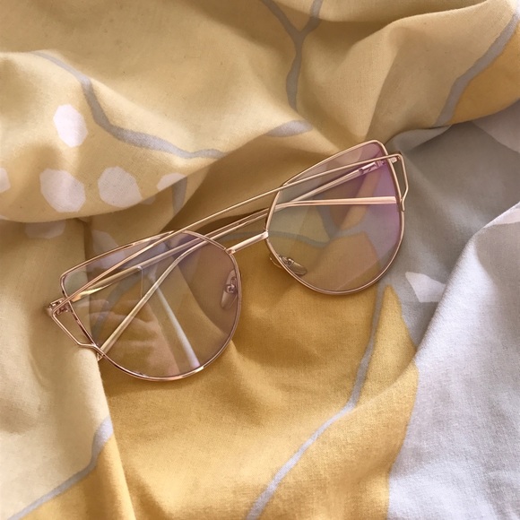 Accessories - ✨ FREE w purchase ✨ Glam Glasses